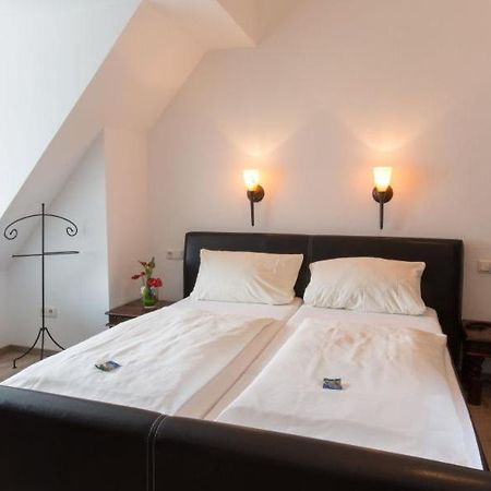 Hotel Zur Roemerbruecke Нойвид Экстерьер фото