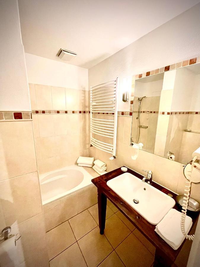 Hotel Zur Roemerbruecke Нойвид Экстерьер фото